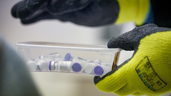 Vakcíny od spoločnosti Novavax v stredu dorazili na Slovensko