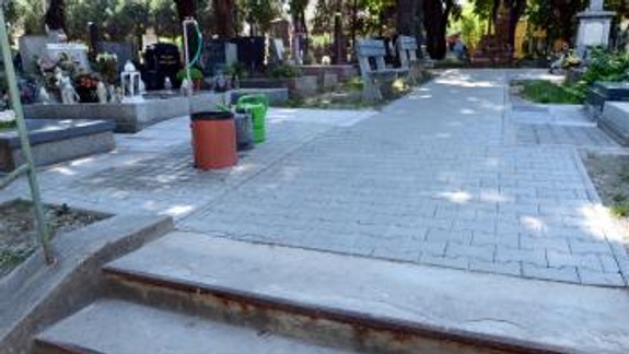 Zrekonštruovaný cintorín v Prievoze symbolicky otvorili