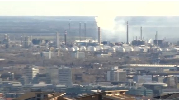 VIDEO: Čo sa deje? Obyvateľov vystrašil neznesiteľný zápach šíriaci sa zo Slovnaftu