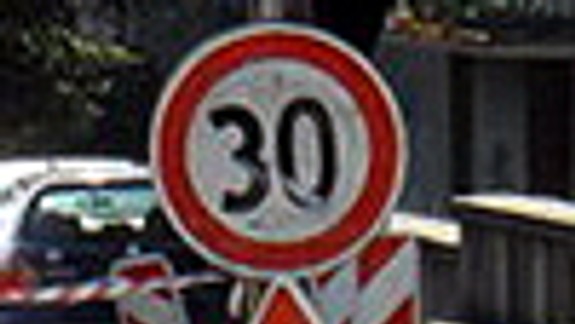 Potrubie na Revúckej opravili, cesta je však stále rozkopaná