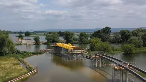 VIDEO: Nový cyklomost cez Moravu by sa mohol volať Bociania lávka či Most nádeje