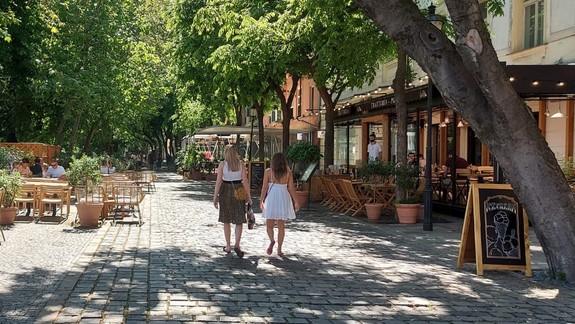 Regionálni hygienici: Sú medzi nami ľudia, ktorí s príznakmi COVID-19 chodia do práce, nakupujú, cestujú MHD