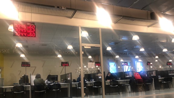Presvedčili sme sa: V Klientskom centre  bolo napriek obavám z koronavírusu rušno
