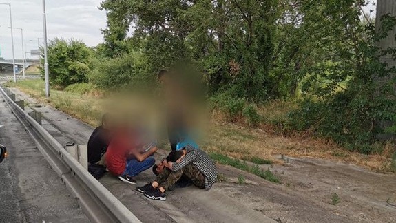 FOTO: V Bratislave zadržali skupinu jedenástich mužov z Afganistanu