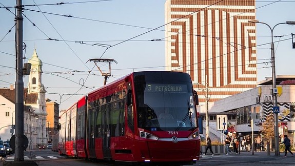 Koronavírusom bola nakazená aj 47-ročná vodička električky MHD - ako na to reagoval DPB?