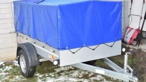 Cyril ukradol prívesný vozík  s potápačským vybavením, prišli si po neho policajti