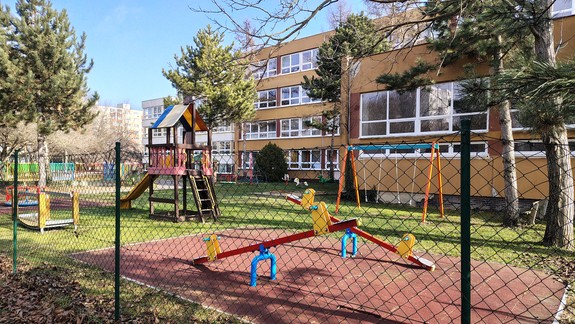 Problém Petržalky: Existujúce školy sa nafúknuť nedajú