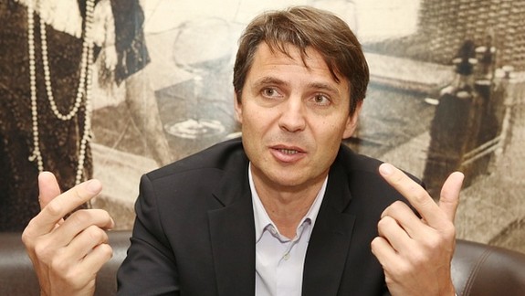 Magistrátni úradníci sú pomalí, primátor pritvrdzuje