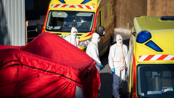 Slovensko má ďalšie úmrtie na COVID-19, pribudlo 43 nových prípadov