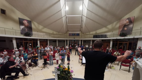 Otvorili 27. ročník koledníckej akcie Dobrá novina - chcú v nej naplniť aj pápežov odkaz...