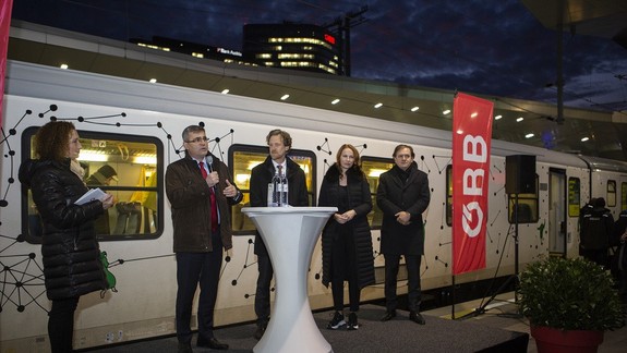 FOTO Umelecký vlak spájajúci Bratislavu a Viedeň má za sebou derniéru