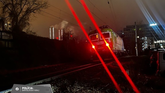 V Petržalke zrazil vlak 50-ročného muža, zraneniam podľahol