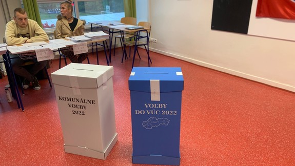 Voľby2022: Rača odporúča voličom, aby vchádzali za paraván pripravení