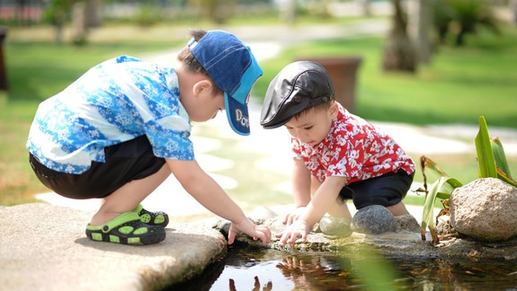 PÝTATE SA: Deťom bez rúška sused surovo vynadal. Ako by ste reagovali vy?