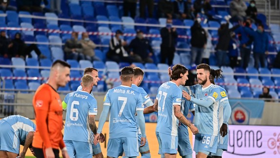 VIDEO: Slovan vo futbalovej lige doma opäť presvedčivo - Ružomberku nadelil debakel 5:0