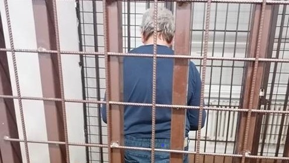 Hrozné: Tento zvrhlík onanoval pred deťmi