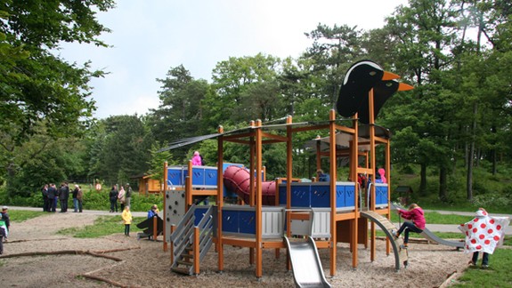 Pod horárňou Krasňany otvorili detské multifunkčné ihrisko