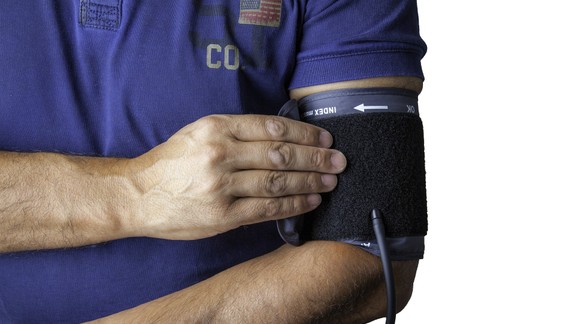 Poznáte syndróm bieleho plášťa? Ale problém môže byť aj opačný