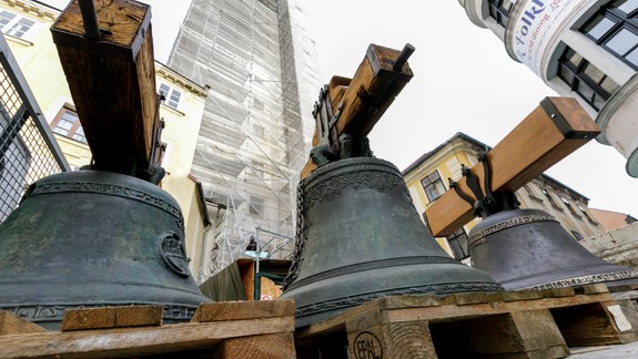 Na rekonštruovanú Michalskú vežu sa opäť vrátili zvony