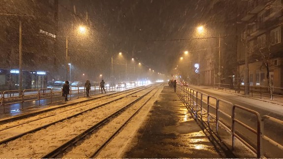 FOTO: Polícia upozorňuje vodičov, aby do Bratislavy ani nejazdili a rátali so zdržaním na cestách