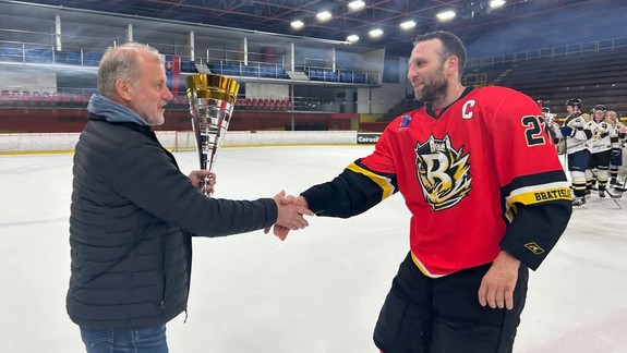 Hokej: Bratislavčania vyhrali majstrovstvá Slovenska veteránov