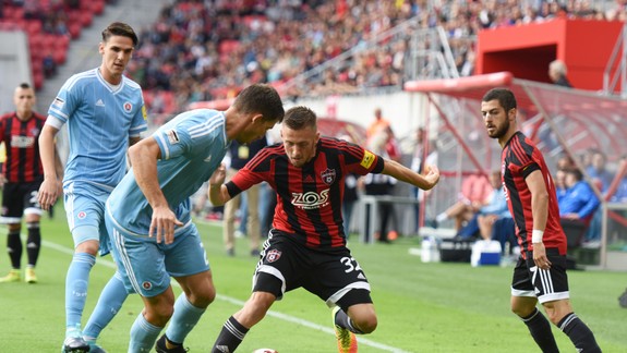 Futbaloví fanúšikovia sa dnes tešia  na slovenské derby Trnava – Slovan