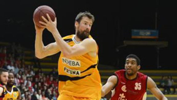 Inter Bratislava zdolal Komárno a vyrovnal sériu na 2:2