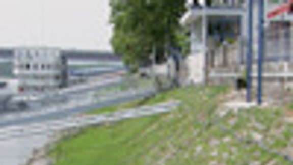 Najohrozenejším úsekom nábrežia je Prístavná ulica