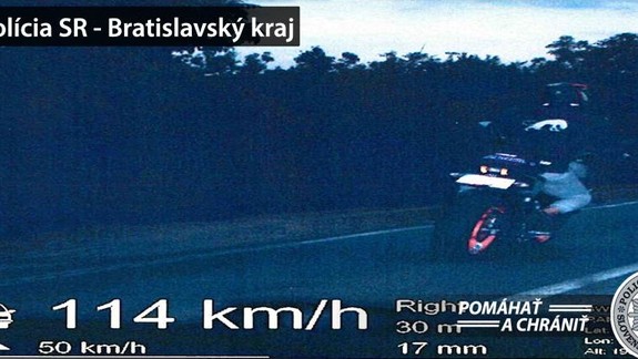 Motorkár prekročil rýchlosť o 64 kilometrov za hodinu a vyšlo ho to na 500 eur