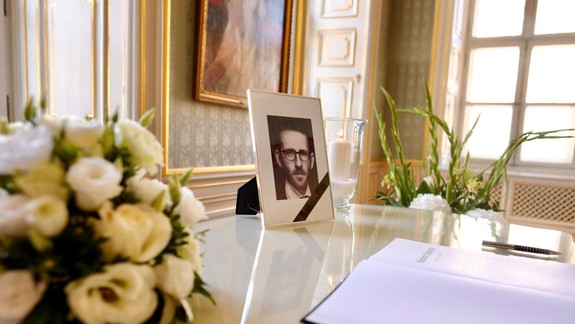 FOTO: Rezort kultúry a hlavné mesto sprístupnili kondolenčné knihy k úmrtiu Vladimíra Dolinaya