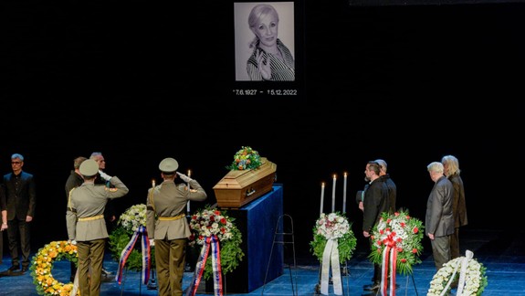 Slovensko sa rozlúčilo s hereckou legendou Máriou Kráľovičovou