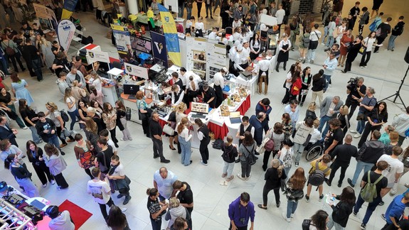 Budúcim stredoškolákom pomáha opäť pri výbere školy Deň župných škôl