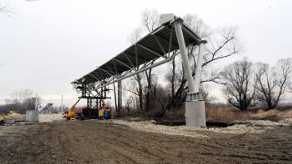 Pozrite sa, ako nad Moravou rastie Most Chucka Norrisa