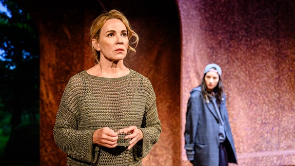 Na scénu Činohry Slovenského národného divadla vstupuje Maxim Gorkij s hrou Vassa