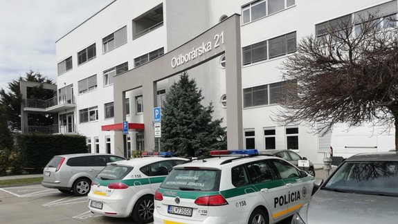 V prípade výstavby D4R7 padli zo strany polície ďalšie obvinenia voči dvom cudzincom