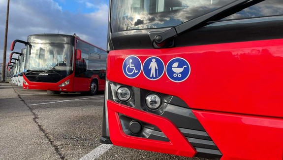 Modernizácia vozidlového parku autobusov DPB: Pribudnú kĺbové vozidlá