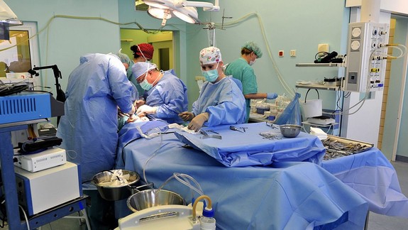 UNB: Operačný stôl pre neurochirurgiu na Kramároch sme zaobstarali