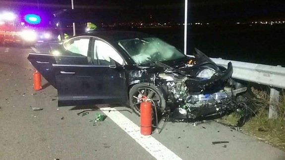 FOTO Hrozivo vyzerajúca nehoda: V Podunajských Biskupiciach sa zrazili dve autá