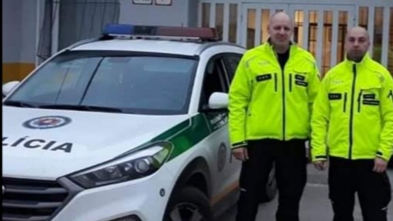 Krásne gesto: Pozrite sa, čo urobili títo dvaja bratislavskí policajti