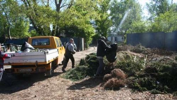 Ľudia sa zbavia odpadu: V Rači začne opäť premávať zelený taxík