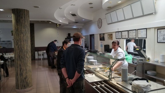 BEDEKER GURMÁNA: Čo v tejto staničnej táckarni navaria, za tým si aj stoja