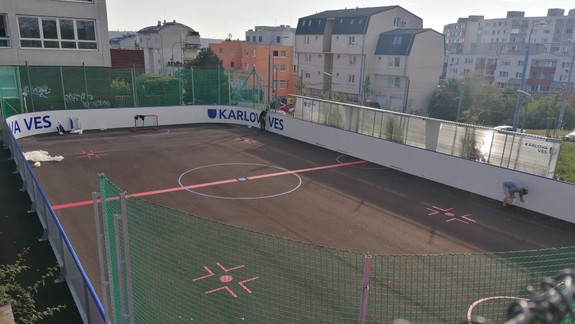 Dobrá správa: Nové hokejbalové ihrisko na Majerníkovej už slúži verejnosti