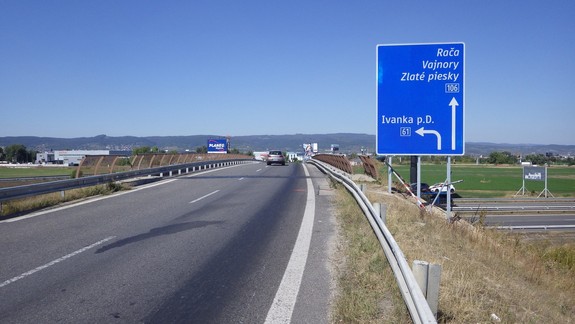 Pozor, od piatka večera do stredy rána úplne uzavrú starú Seneckú cestu