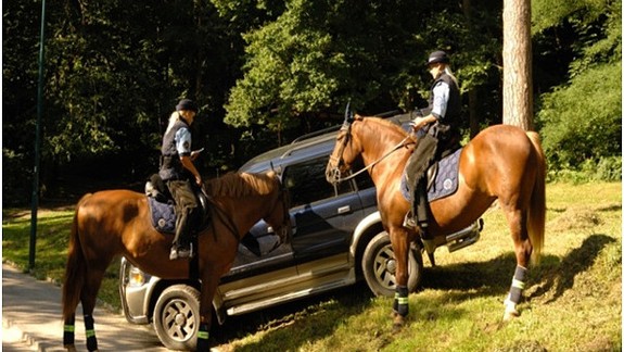 Policajti na koňoch vyšli do mesta