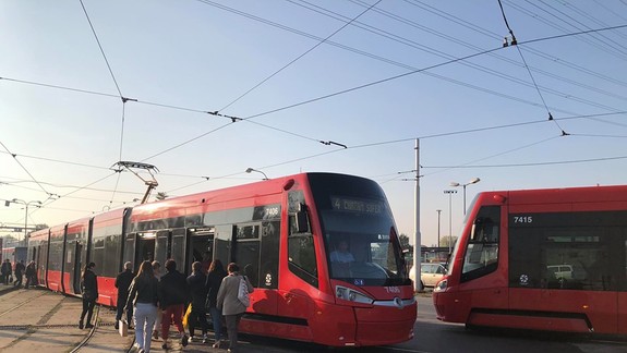FOTO: Na Vajnorskej došlo k poškodeniu električkovej trate - DPB zabezpečil náhradnú dopravu!
