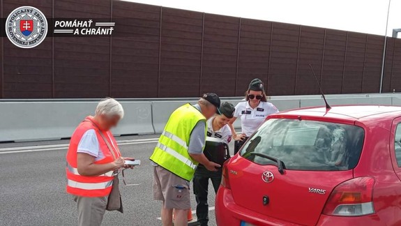 Dopraváčky pomohli seniorom v núdzi