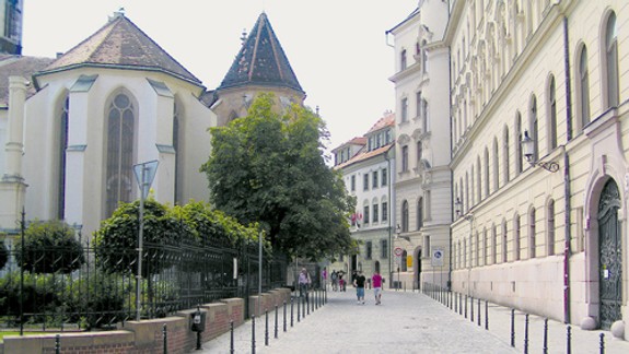 Okolie Františkánskej záhrady je čisté