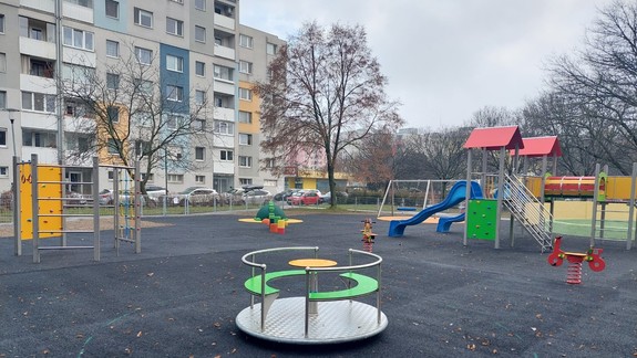 Petržalka spustila projekt pitných fontánok. Osádza ich pri ihriskách