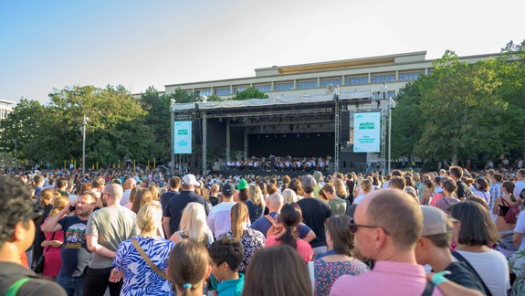 Bratislavské kultúrne leto vyvrcholí pri fontáne Družba so Slovenskou filharmóniou aj Lúčnicou