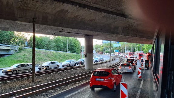 Prekvapujúce zistenie: Slovensko patrí medzi krajiny EÚ s najnižším podielom áut na doprave